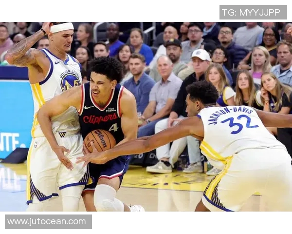 篮球明星桑德斯的传奇人生与赛场背后的不为人知故事